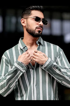 Maniac Men Comfort Spread Collar Vertical Striped Cotton Casual Shirt