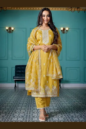 DIVASTRI Women Ethnic Motifs Embroidered Regular Sequinned Kurta with Trousers & With Dupatta