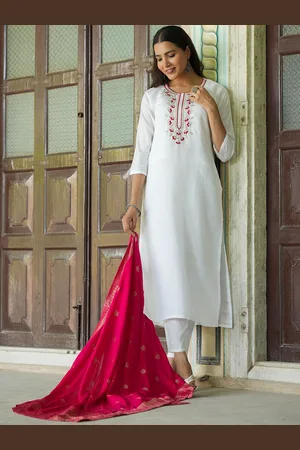 Navlik Women Ethnic Motifs Embroidered Regular Kurta with Trousers & With Dupatta