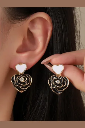 Salty Stone Studded Spring Luxury Heart Shaped Drop Earrings