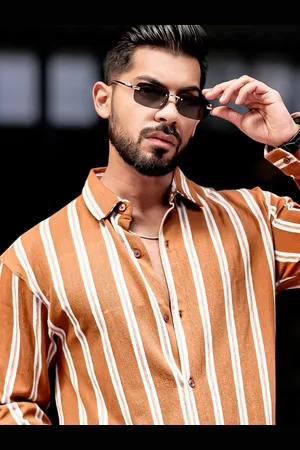 Maniac Men Comfort Spread Collar Vertical Striped Cotton Casual Shirt