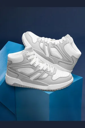 Red Tape Women Solid Round Toe Sneakers