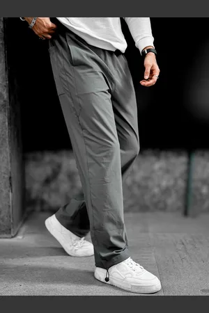 Maniac Men Mid-Rise Regular Trousers