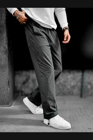 Maniac Men Relaxed Mid-Rise Regular Trousers