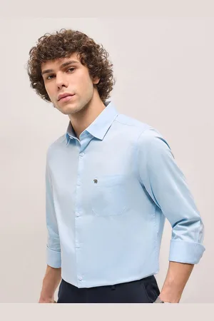 The Bear House Men Spread Collar Solid Cotton Tailored Fit Formal Shirt