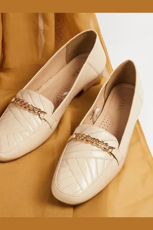 Lifestyle Women Round Toe Slip-On Sneakers