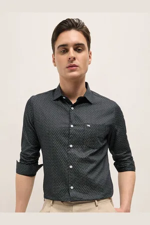 The Bear House Men Spread Collar Geometric Printed Cotton Tailored Fit Formal Shirt