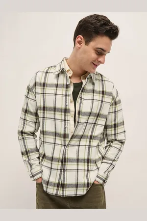 The Bear House Men Spread Collar Checked Cotton Relaxed Fit Casual Shirt
