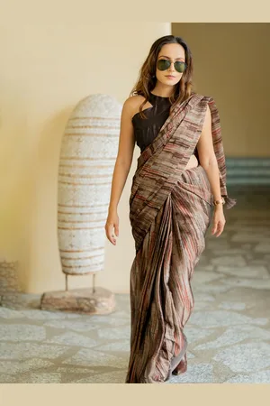 Mirchi Fashion Abstract Printed Saree With Blouse Piece