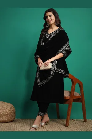 IkDaiya Women Yoke Design Regular Sequinned Velvet Kurta with Trousers & With Dupatta