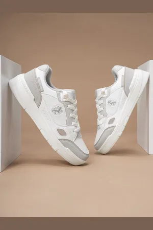 Red Tape Women Solid Sneakers