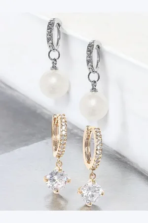 DressBerry Set Of 2 Contemporary Drop Earrings