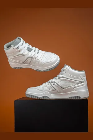 Red Tape Women Solid Sneakers