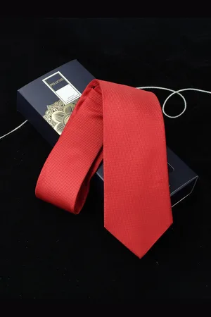 PELUCHE Red Printed Broad Tie