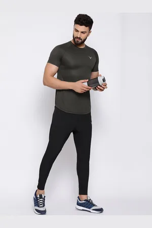 Invincible Men Scoop Round Neck Tee