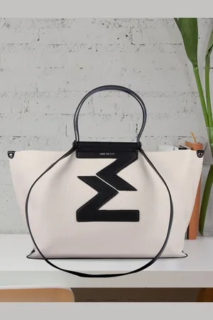 MINI WESST Women Solid Structured Shoulder Bag