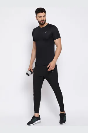 Invincible Men Scoop Round Neck Tee