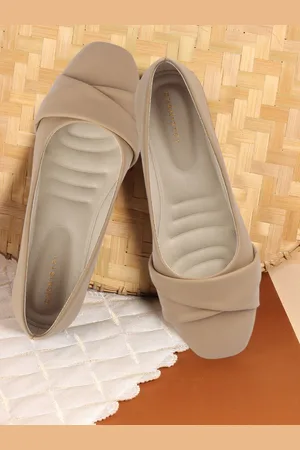 Chemistry Women Square Toe Ballerinas
