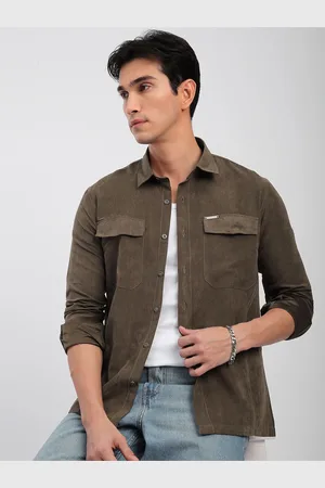 Beyoung Men Spread Collar Solid Relaxed Fit Casual Shirt
