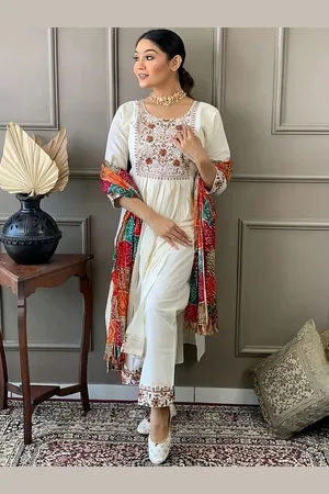 Lilots Floral Embroidered Chanderi Silk Straight Kurta With Trousers & Dupatta