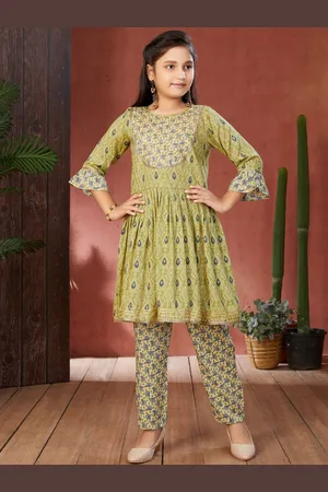 Sangria Girls Floral Printed Straight Kurti With Trousers
