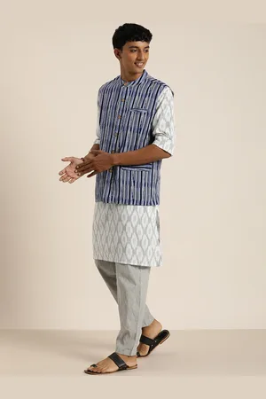 Taavi Men Printed Regular Ikat Kurta With Trousers & Nehru Jacket