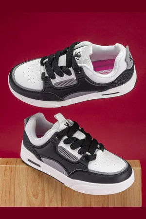 Red Tape Women Colourblocked Round Toe Sneakers