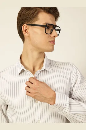 Invictus Men Original Spread Collar Vertical Striped Cotton Slim Fit Formal Shirt