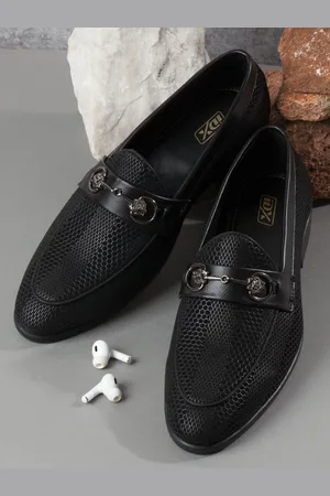 ID Men Textured Formal Loafer Shoes