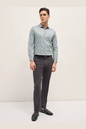 The Bear House Men Spread Collar Abstract Printed Cotton Tailored Fit Formal Shirt