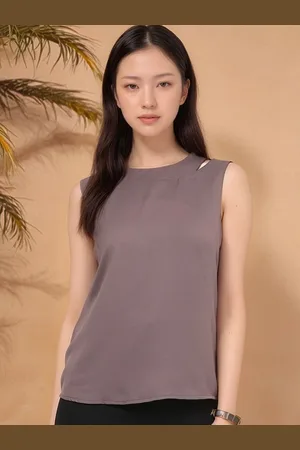 Rare Fashion Round Neck Cut Out Top
