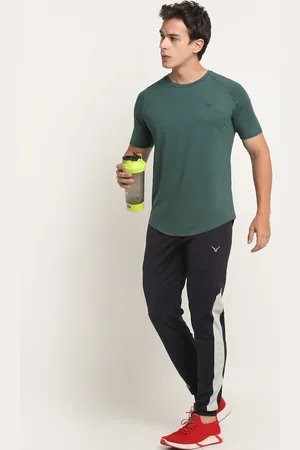 Invincible Men Stretch Short Sleeve Tee