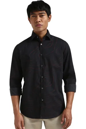 Calvin Klein Men Spread Collar Abstract Printed Cotton Slim Fit Casual Shirt