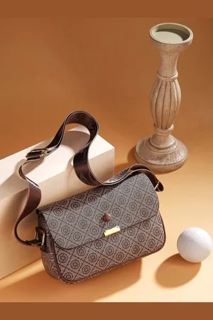 Diva Dale Women Graphic Printed Structured Sling Bag