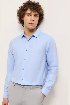The Bear House Men Tailored Fit Opaque Formal Shirt