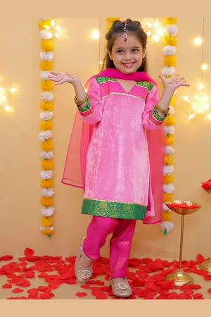 BownBee Girls Gotta Patti Regular Velvet Straight Kurta With Pyjamas & Dupatta