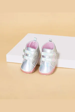 Pantaloons Girls Metallic Casual Shoes