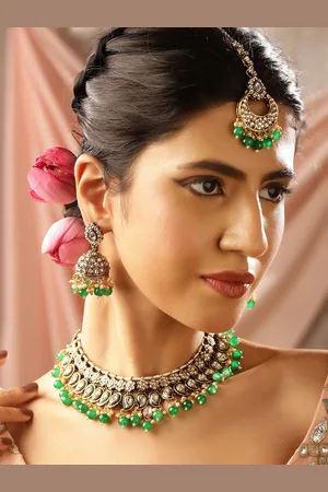 Priyaasi Gold-Plated Kundan-Studded Jewellery Set
