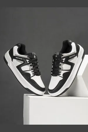 Red Tape Men Colourblocked Sneakers