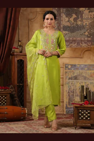 SCAKHI Women Embroidered Regular Thread Work Dupion Silk Kurta with Trousers & With Dupatta