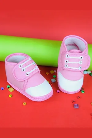 Neska Moda Kids Colourblocked Cotton Booties