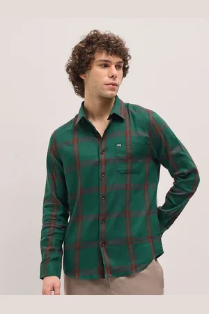 The Bear House Men Spread Collar Checked Cotton Slim Fit Casual Shirt