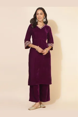 Janasya Floral Embroidered Velvet Straight Kurta With Palazzo