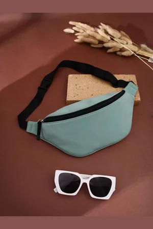 Mast & Harbour Women Solid Waist Pouch