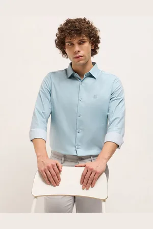 The Bear House Men Tailored Fit Opaque Formal Shirt