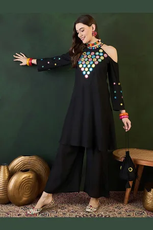 Sangria Embroidered Halter Neck Kurta & Palazzo With Bag