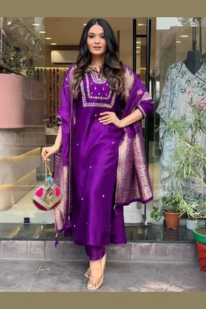 HERE&NOW Women Embroidered Regular Chanderi Silk Kurta with Pyjamas & With Dupatta