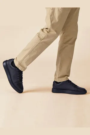 NEEMANS Men Lightweight Lace-Up Sneakers