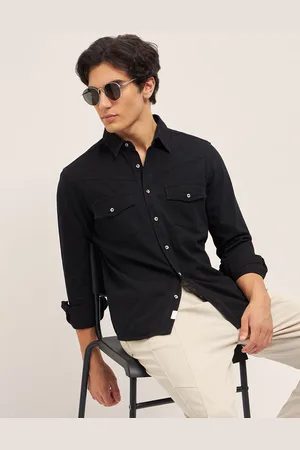 The Bear House Men Spread Collar Solid Cotton Casual Shirt