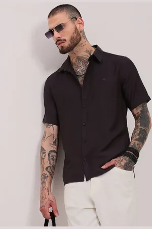 SHOWOFF Men Comfort Spread Collar Solid Cotton Casual Shirt